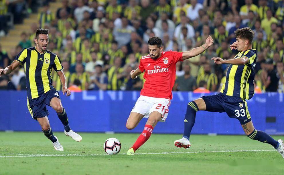 包含赛地聚焦——葡超赛前热度飙升；洛杉矶湖人状态回暖；话题不断；身体对抗强度拉满的词条-九游体育app